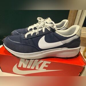 Nike Waffle Men's Size 12  Blue and White